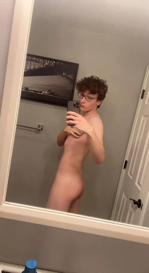 Who wants to shower with me ❤️