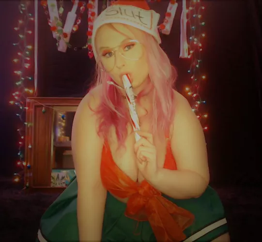 Who's gotta another candy cane I can suck on?