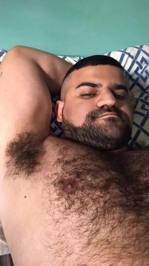 who’s sniffing first?