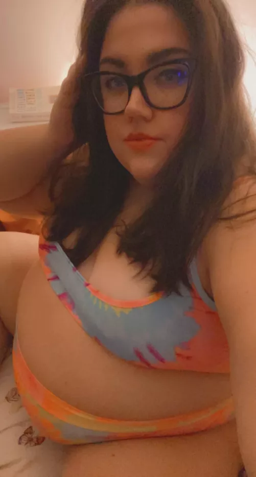 will anyone play with me tonight? 💋