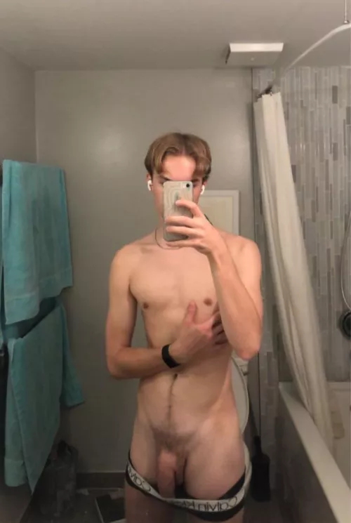 19yo needing a shower buddy to help wash me