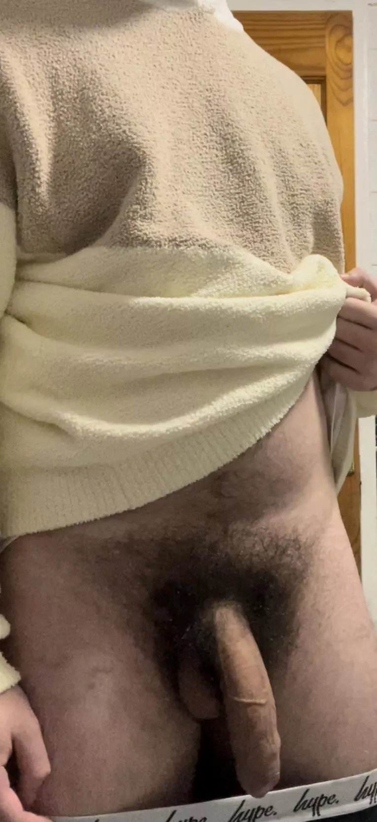 24M. England. 6ft3. Alpha. Check me out 😈💦 Dms open