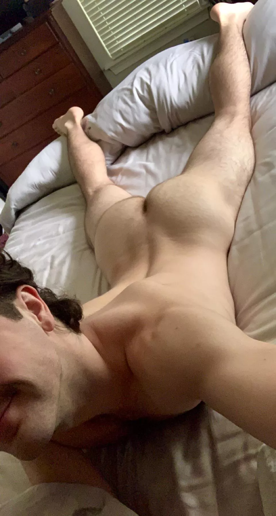 26. In need of kind vers uncut men to help me out 👀