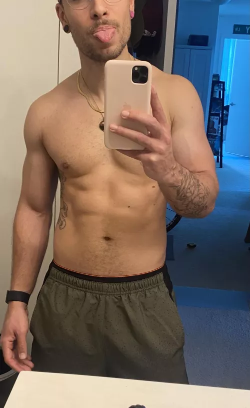 [31] [OC] Fresh out of the gy[m]