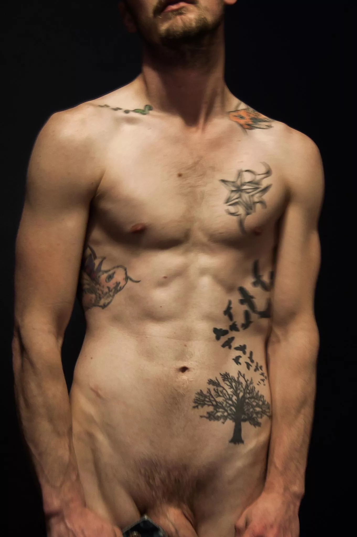 32(M) I’m not exactly sure if I fit into “ hot” But I’ve got tattoos 😅