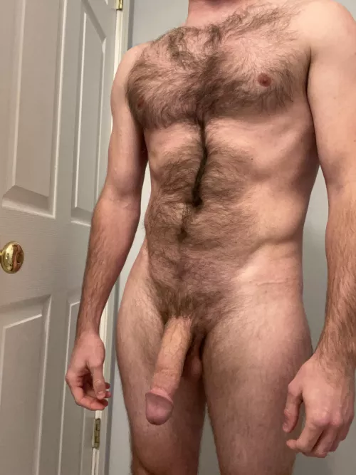 34m I used to hate my chest hair but now I think it kind of works for me. Thoughts?