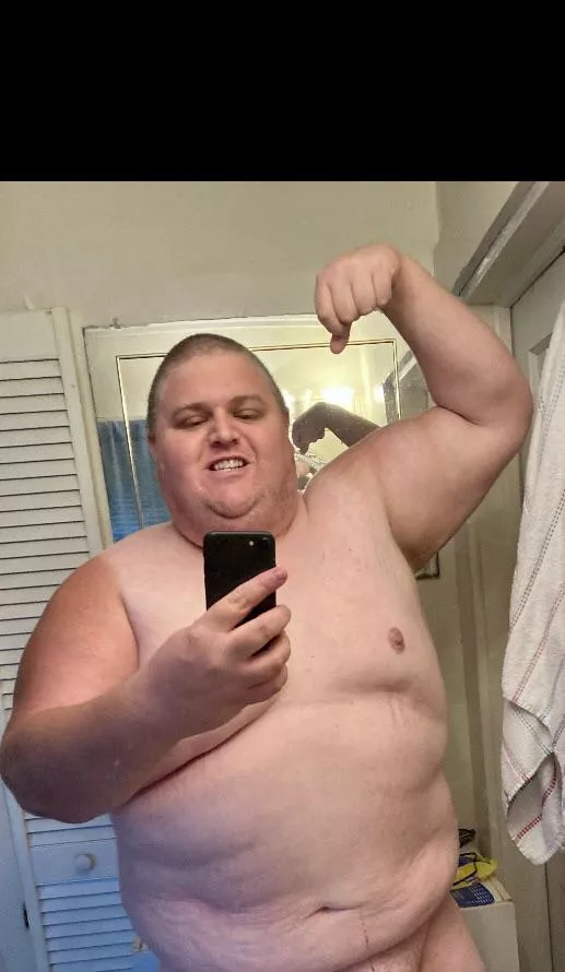 Any boys for the big chubby daddies?