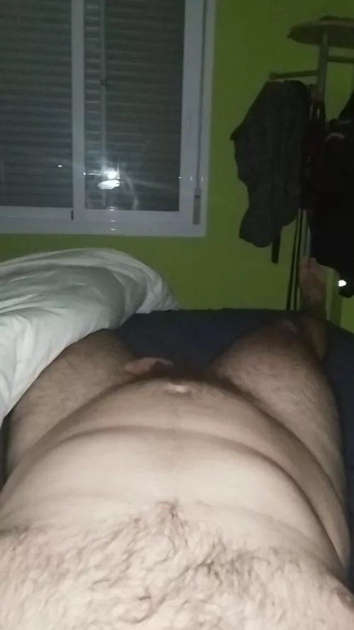 anyone wants to make my 7inch cock hard?