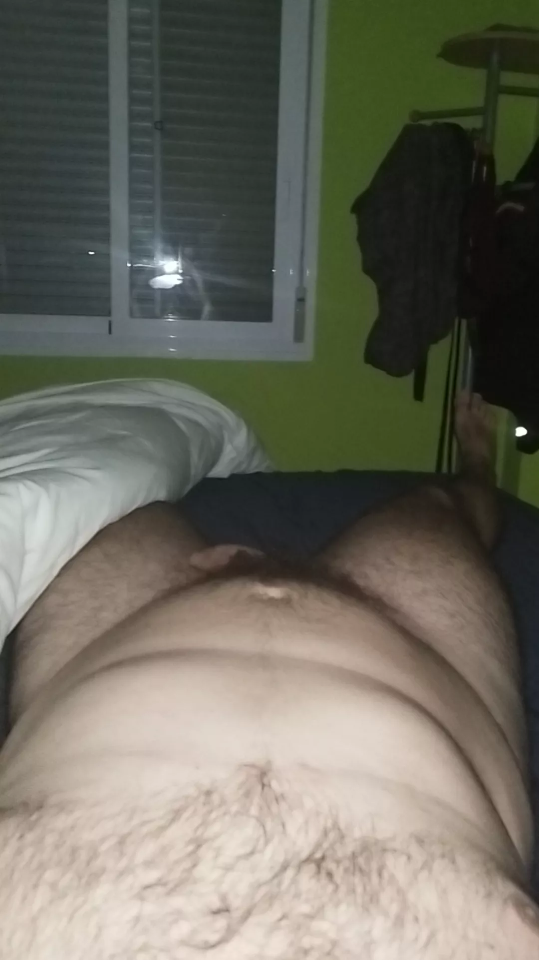 anyone wants to make my 7inch cock hard?