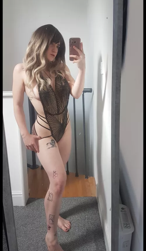 Bow down mutt, I'm in the mood to be praised [domme]