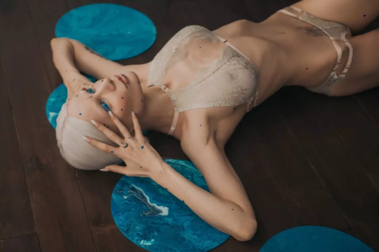 Close your eyes and plunge into the world of pleasure