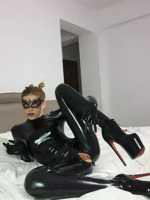 Cum and play with me...