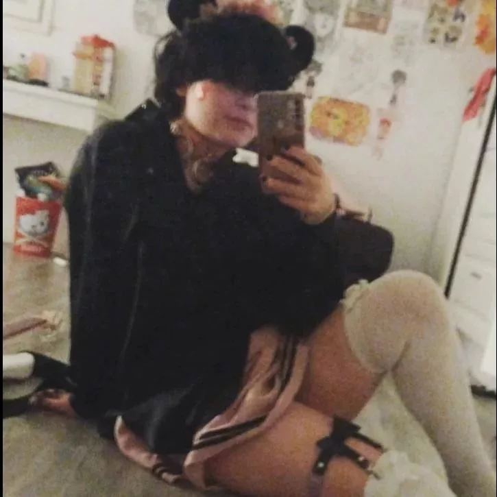 didnt have time to upload this at femboyfriday but here ^^