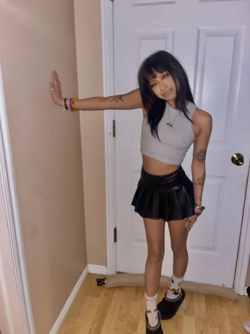 Do u wanna cum on my pretty face