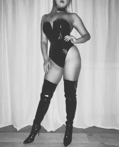 Do you like me shiny bodysuit and boots? 👠👠 (see comments)