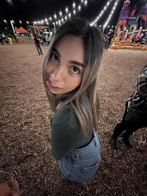 does anyone want to fuck the shit out of my girl?? pomona cali