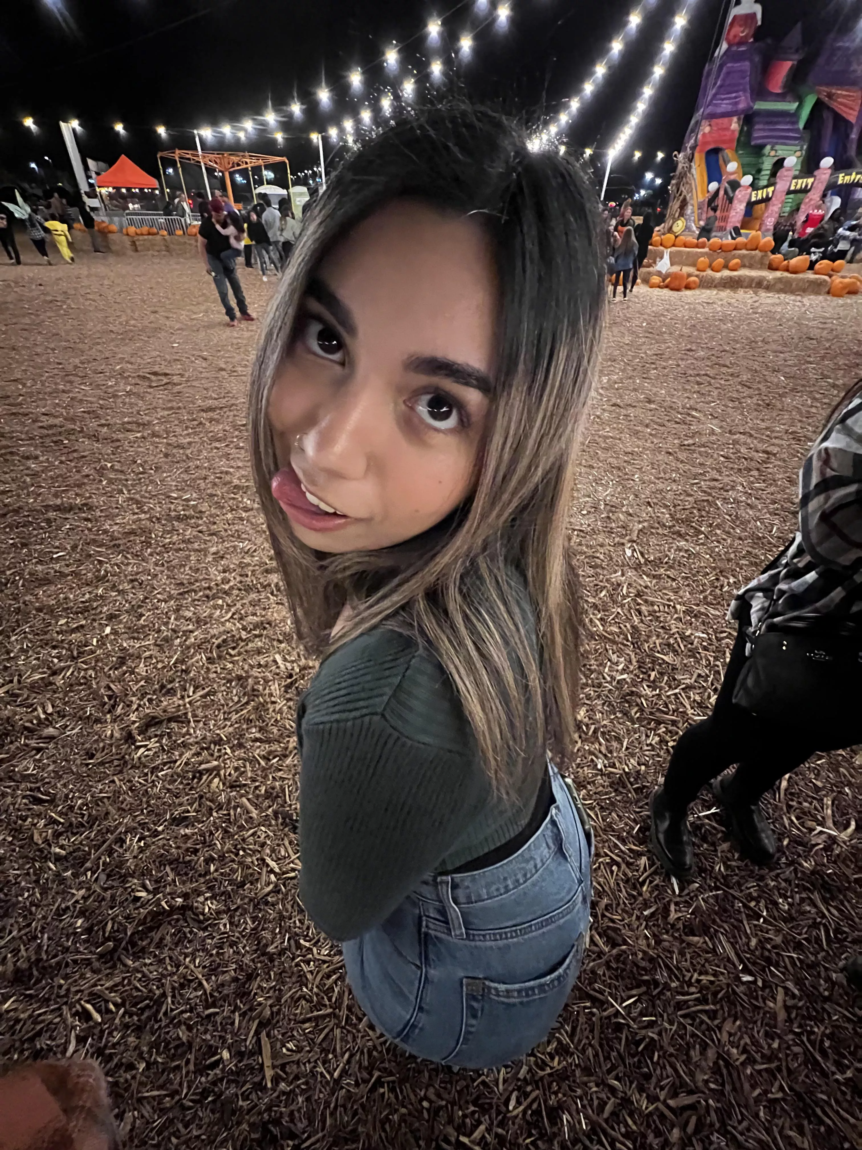 does anyone want to fuck the shit out of my girl?? pomona cali