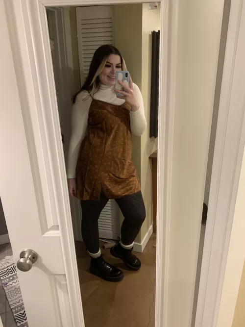 Don’t be fooled by my cute face, I’ll still shove these docs down your throat 🖤