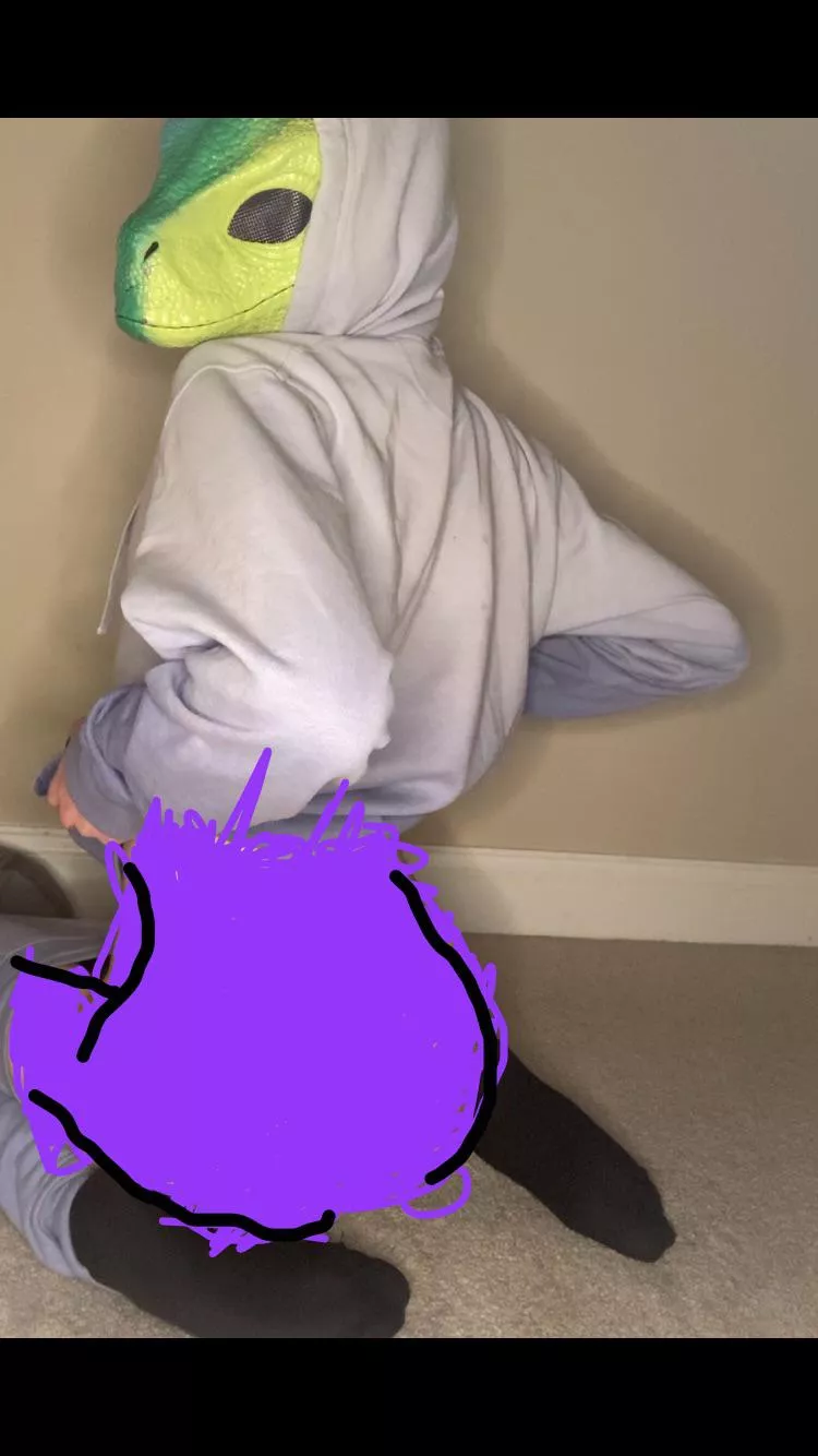 Don’t know if the raptor mask counts as a fursuit but I’ve always wanted to make this kind of content :)