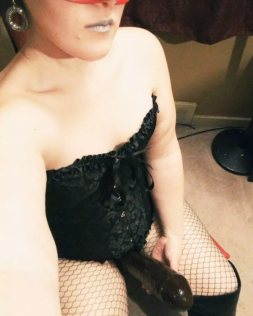 Don’t worry, 13 inches isn’t going to hurt…it looks bigger than it really is.