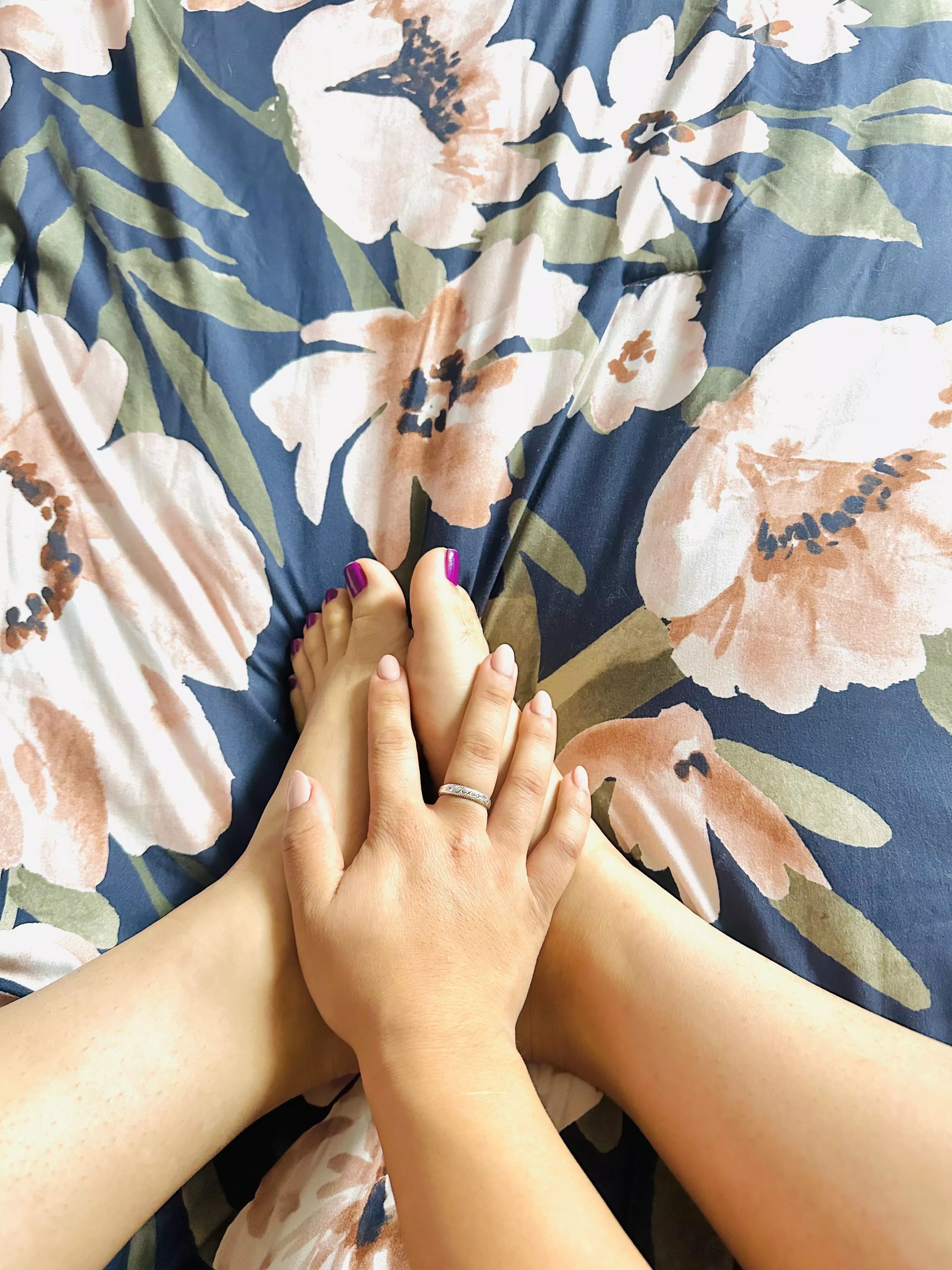 Foot massages are my fave 🥰