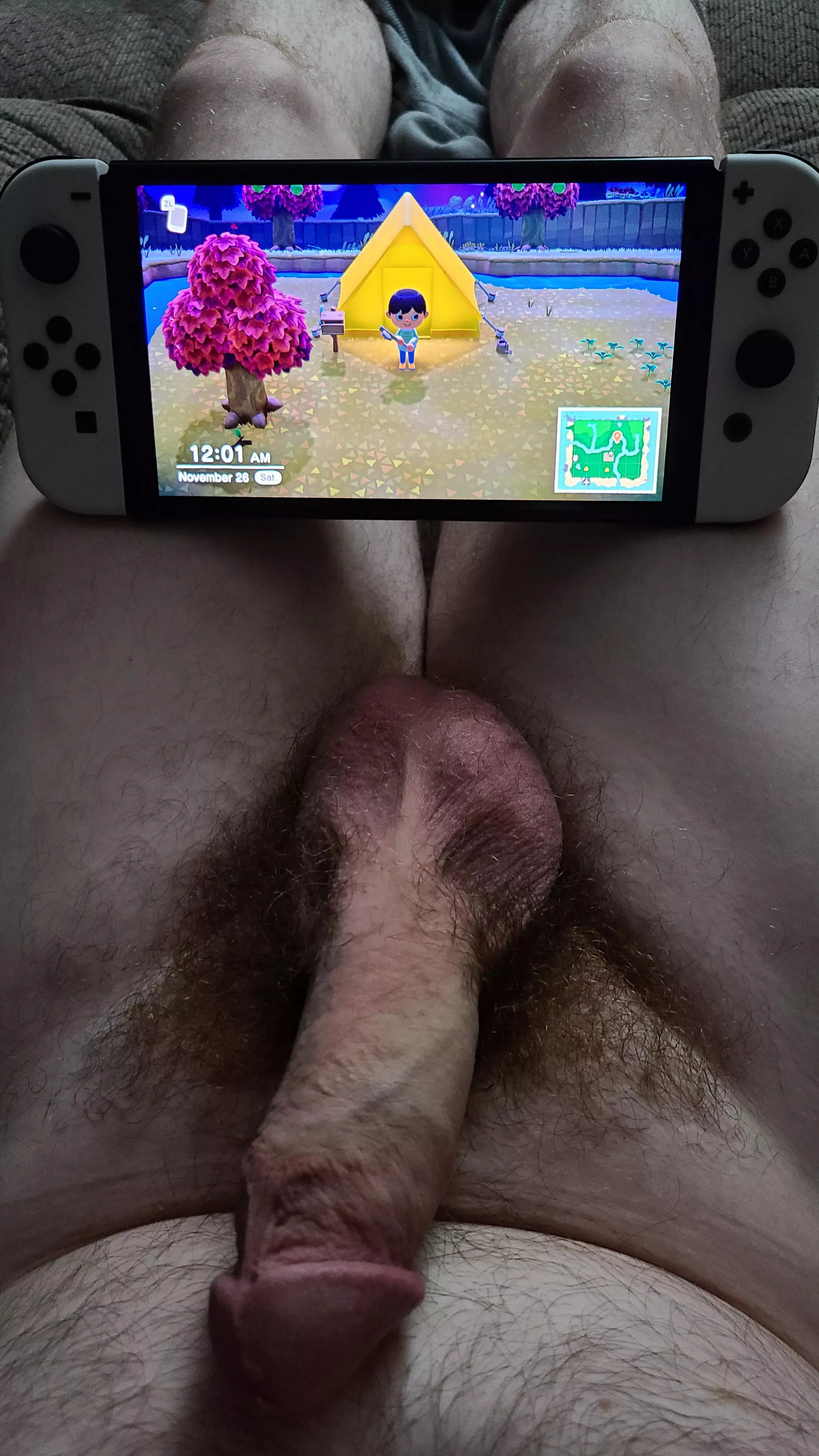 Got 3 joycons and only 2 are being used.