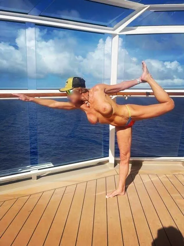 Having fun in the cruise 😋