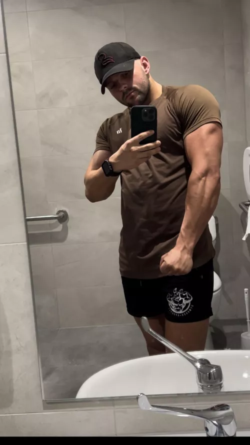 Hope your necks strong enough 🫢