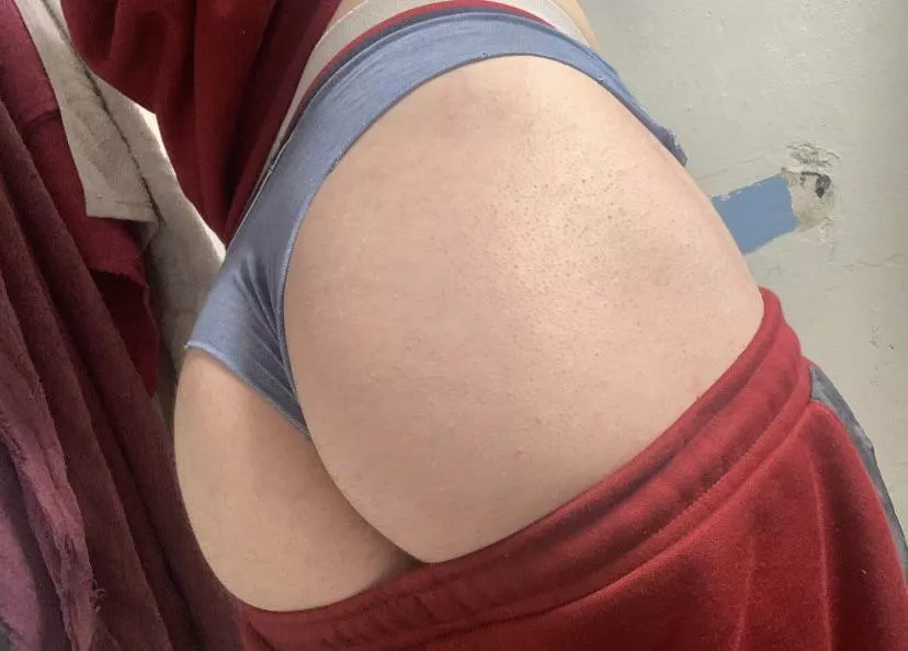 I held bbc before ever kissing a girl🥴