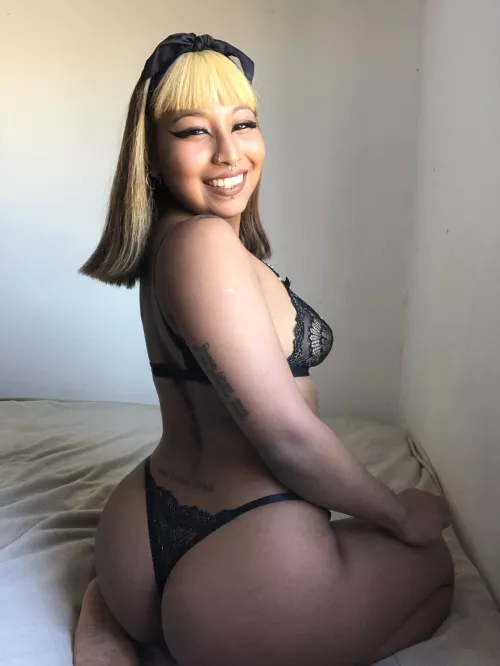 i just have to be random and im hot