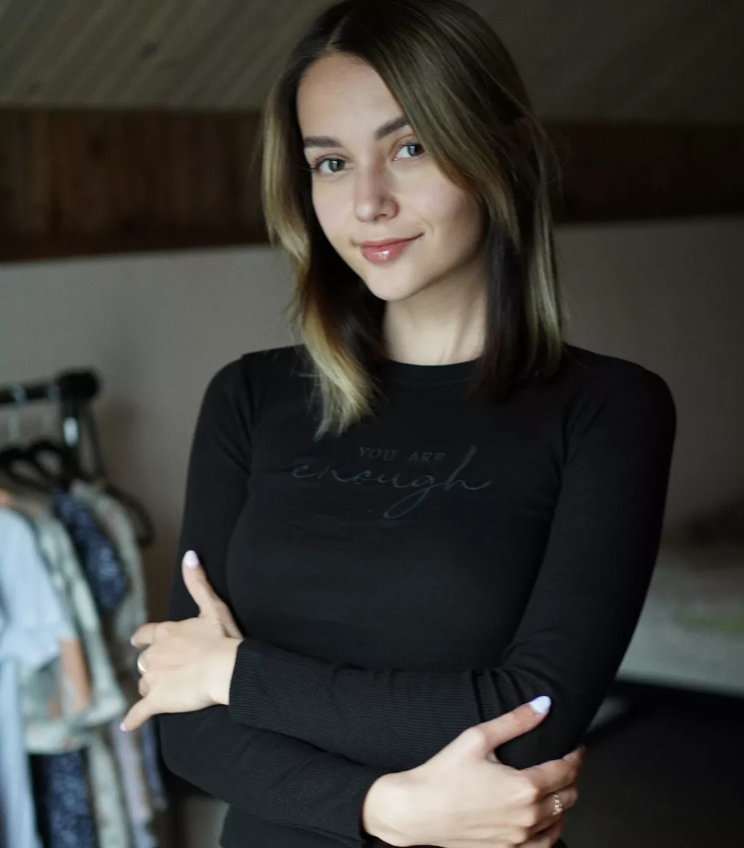 ⬆️ if you want me to send you nudes