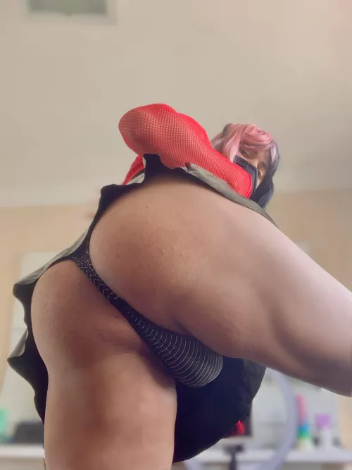 I’m in facesitting mood 😋 volunteers?