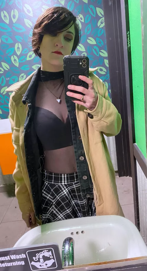 It’s Friyay, check out my fit 💕