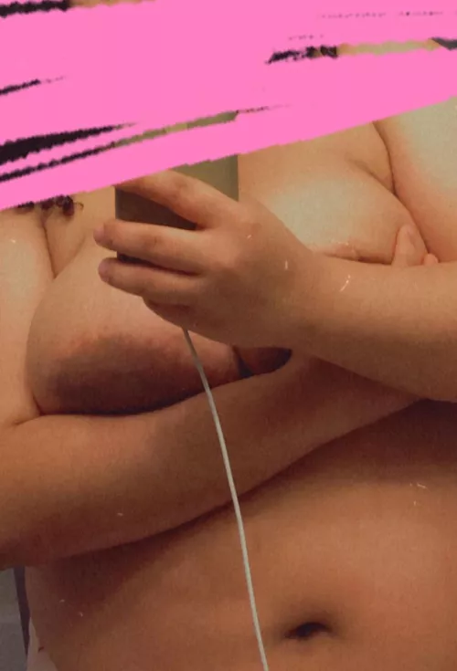 Ive been so hungry for a big white cock to come fuck my sp!c holes 🤤 just want to serve my White Masters 🫶🏽