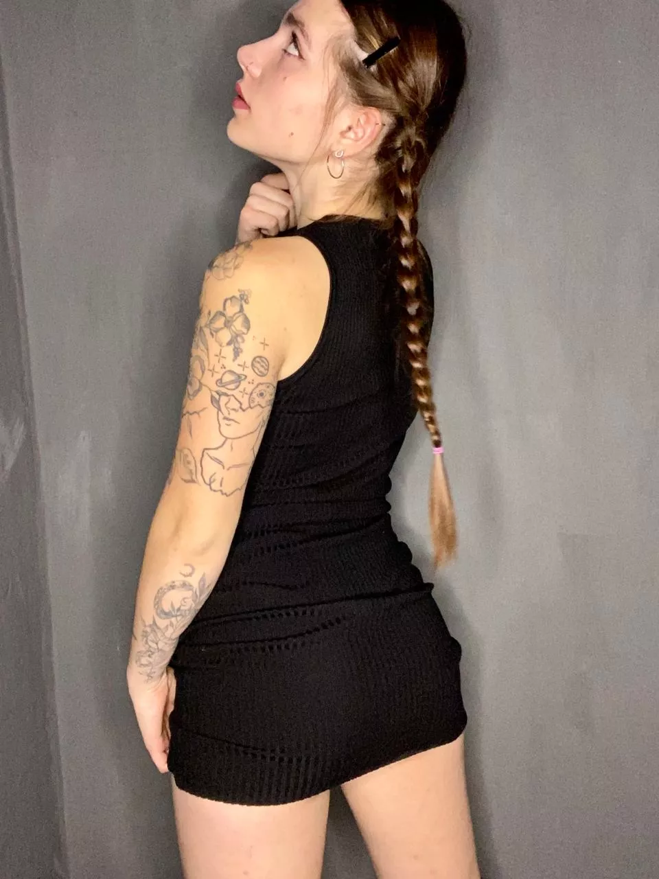 look how this dress sits on my ass