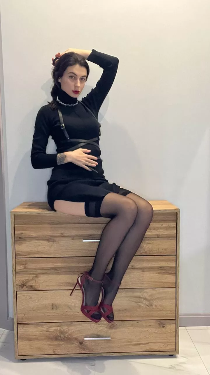 my dress should be on the floor