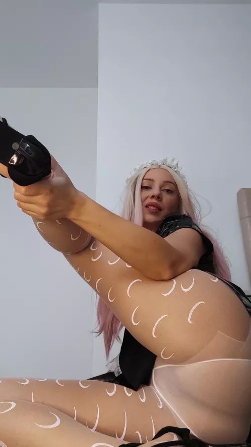 No panties under my pantyhose