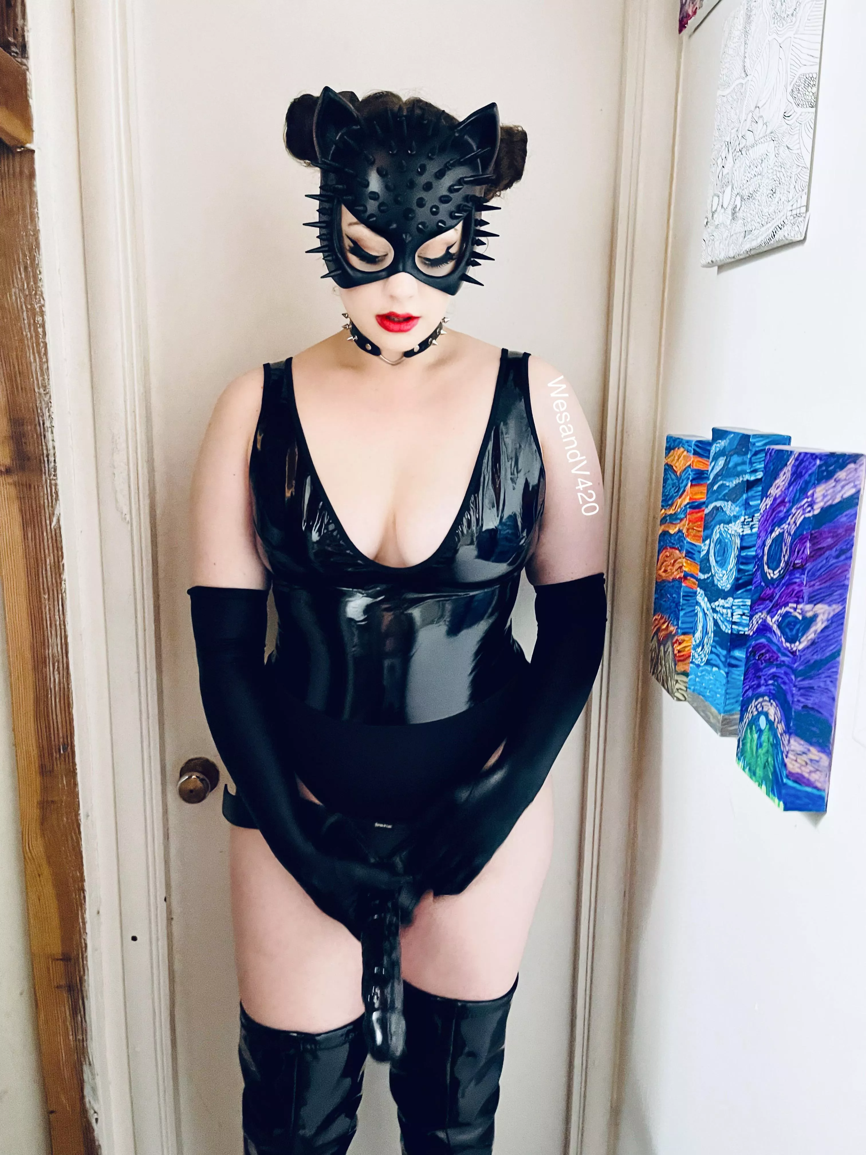 Say hi if you’d worship me 😏🖤