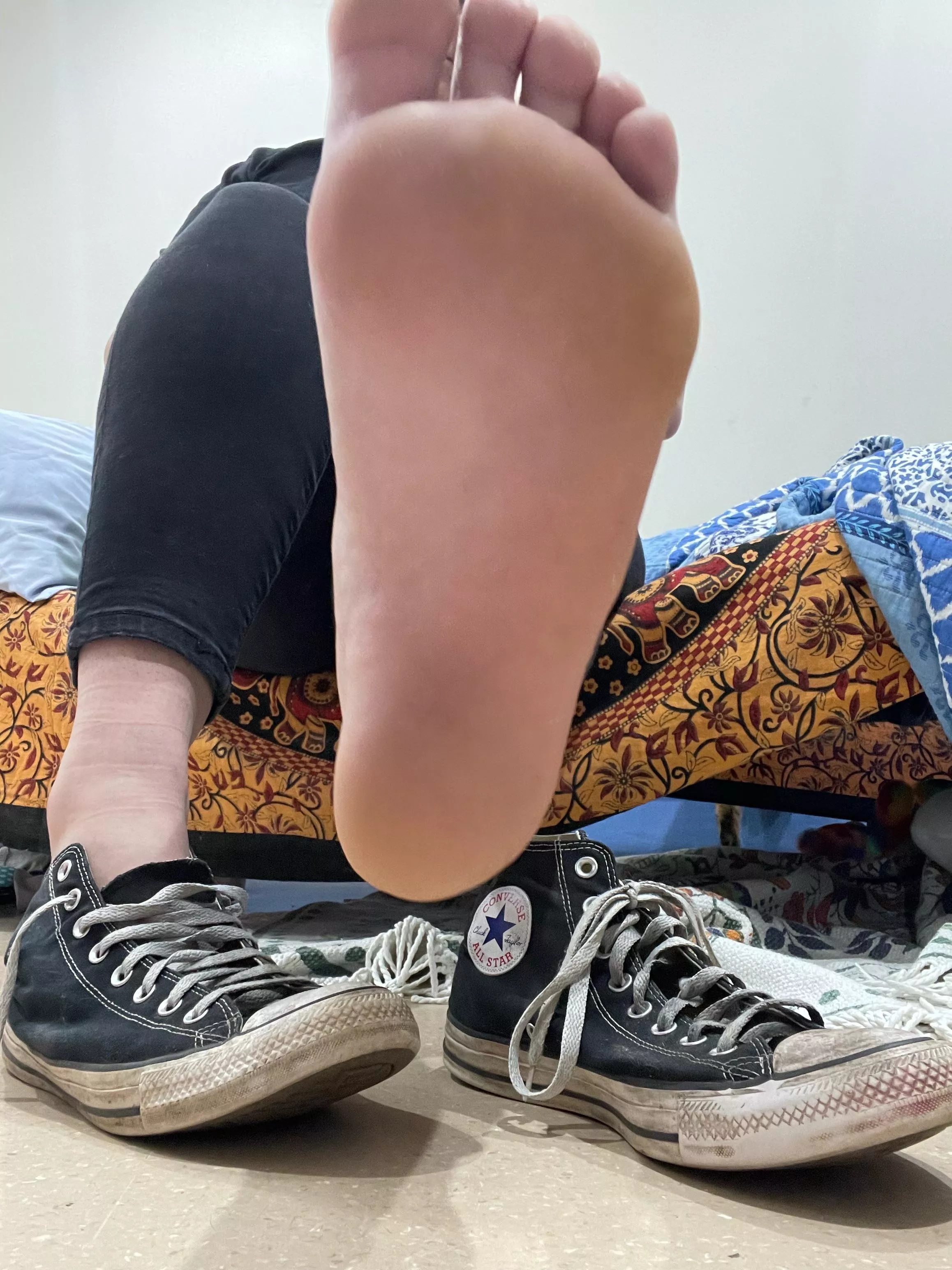 Sniff my stinky feet after a 10hr work day 🤤