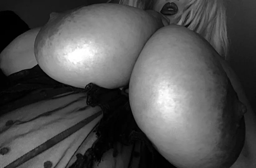 🖤🥀they are not going to grab themselves🥀🖤