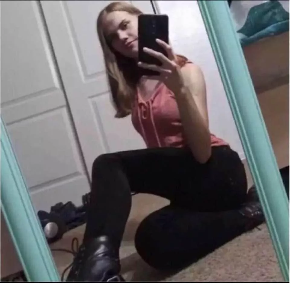 Thumbs up if you want more of her