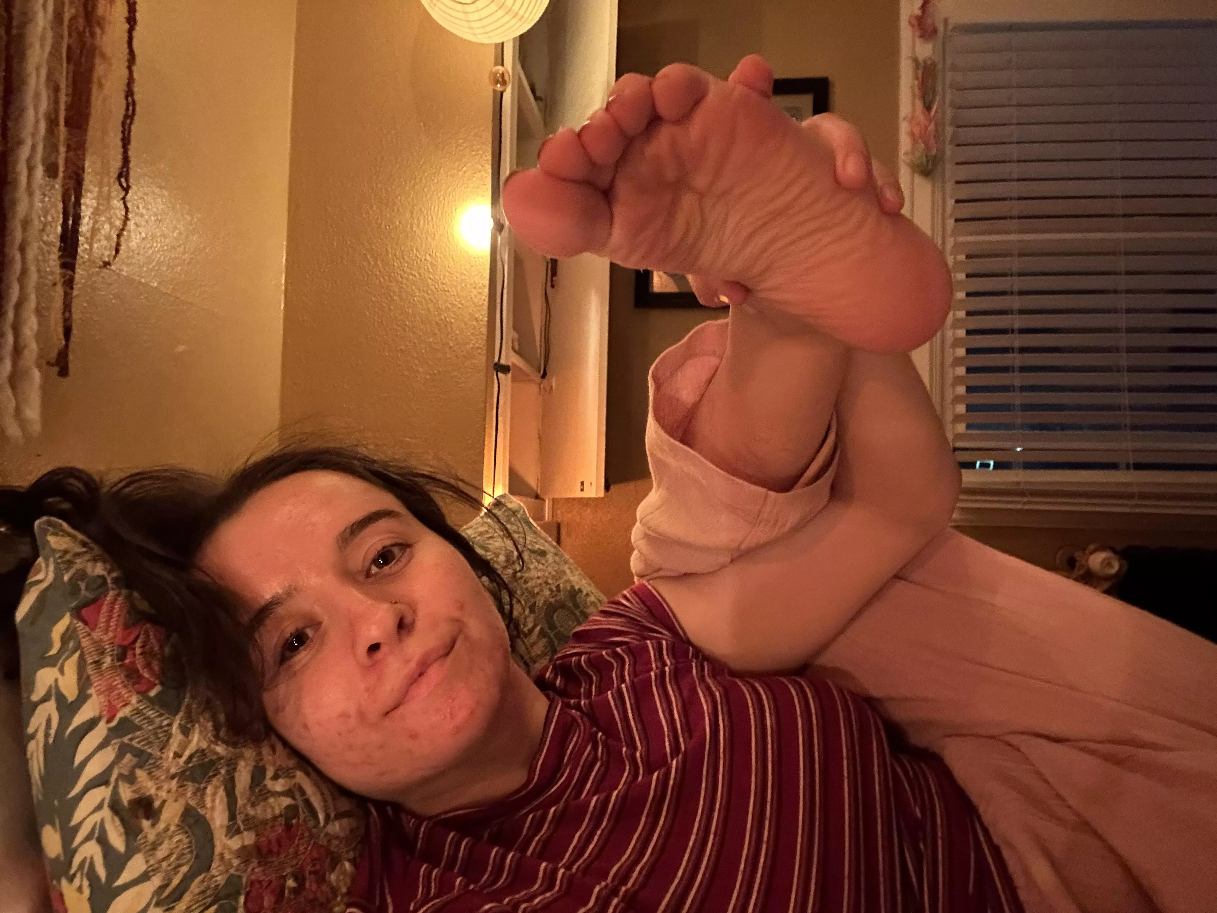 Toe scrunch, anyone? 😏