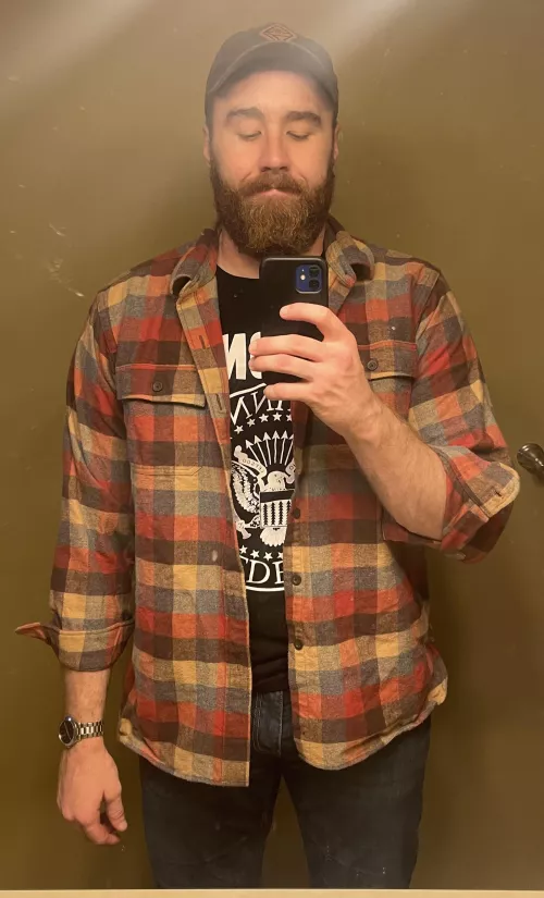 Trying to wear more band t shirts. Anyone else like the look? 29, 6’5” and newly out as bi. Say hi.