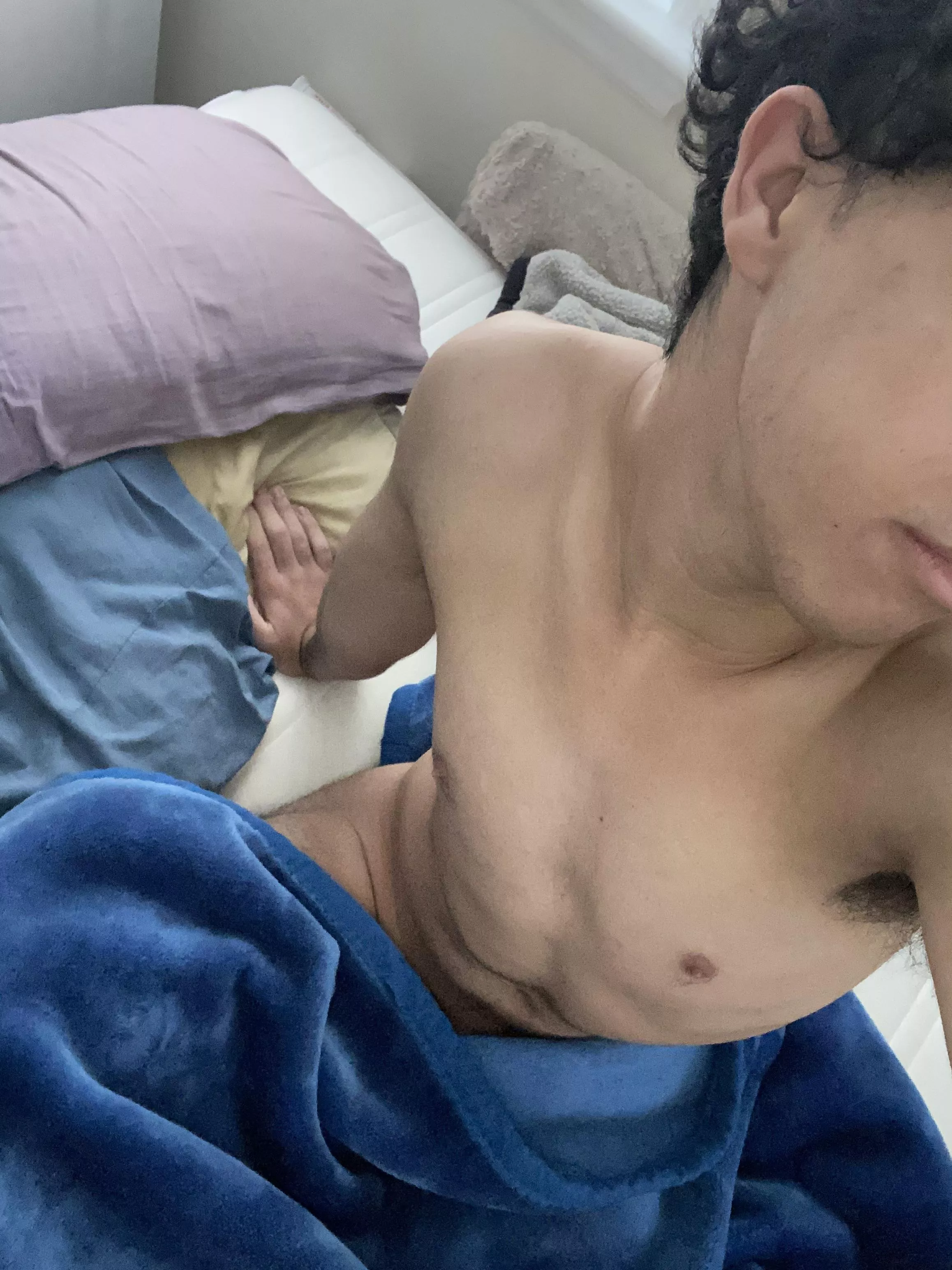 Who can I wake up next to~