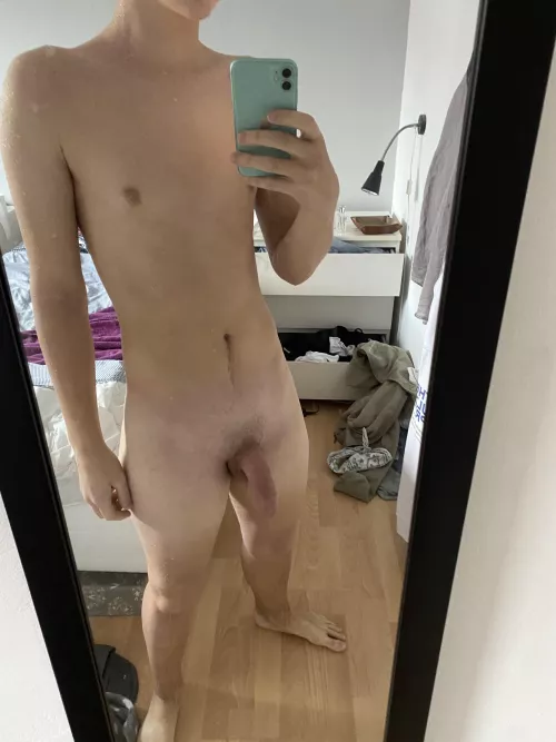 Who wants to fuck my little twink body??