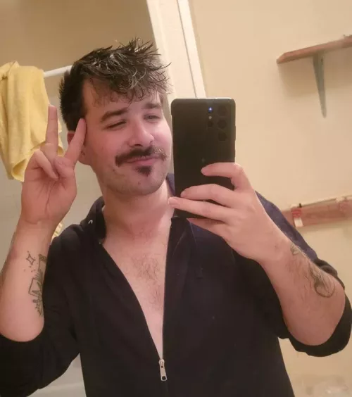 Who wants To play Pokemon with me? :3