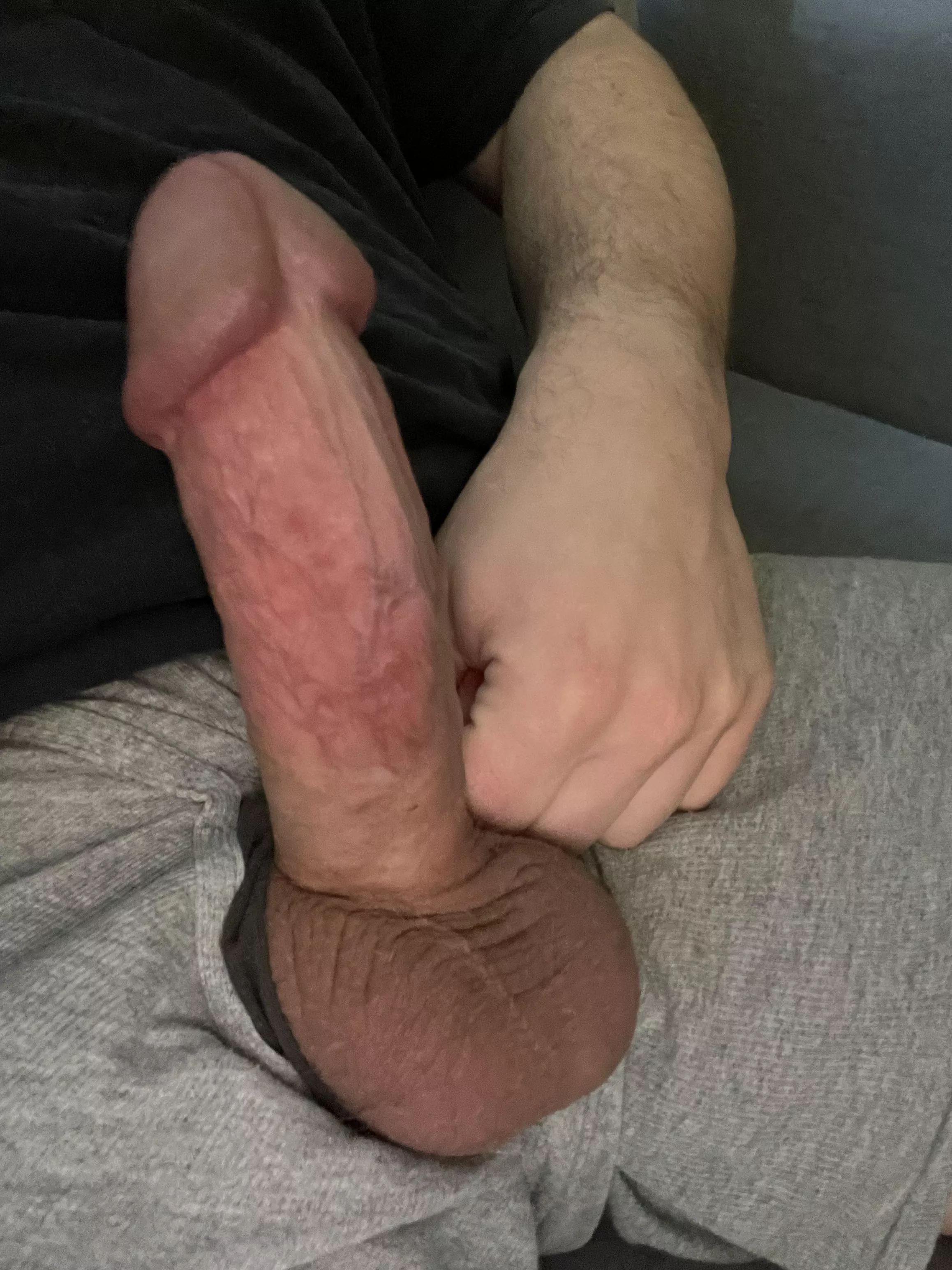 Who wants to suck this big dick? [31]