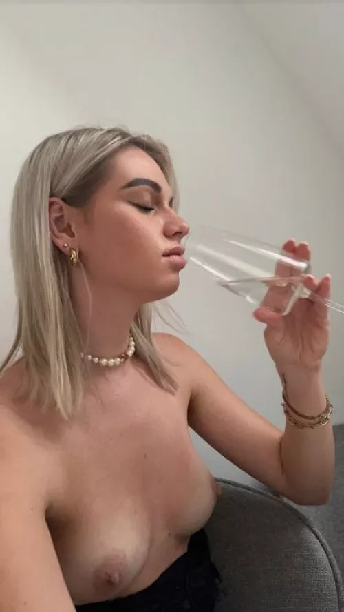 Who wants to take me on a date and f*ck me after?