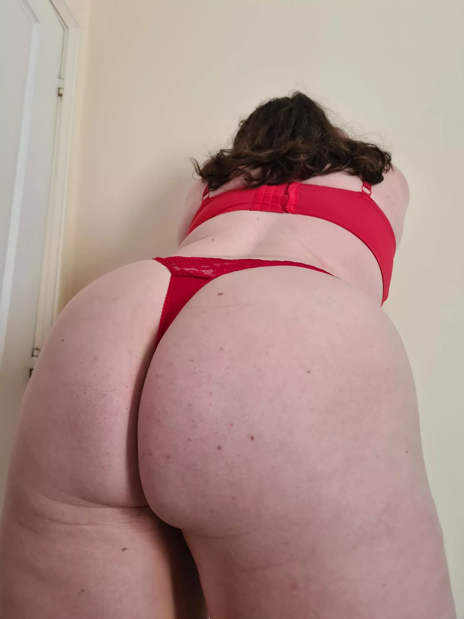 Would you fill a married girl's ass?