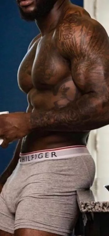 10 inch bull with breeding fetish. Show me your girl.